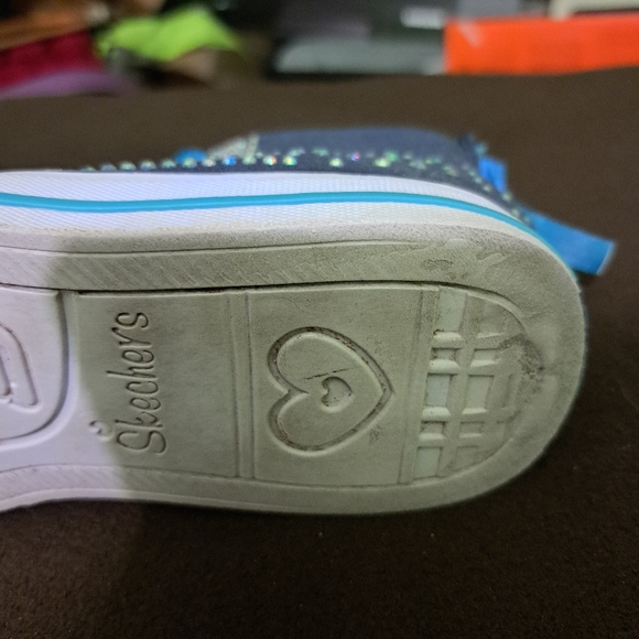 Skechers Girls Light Up Shoes - Picture 9 of 11